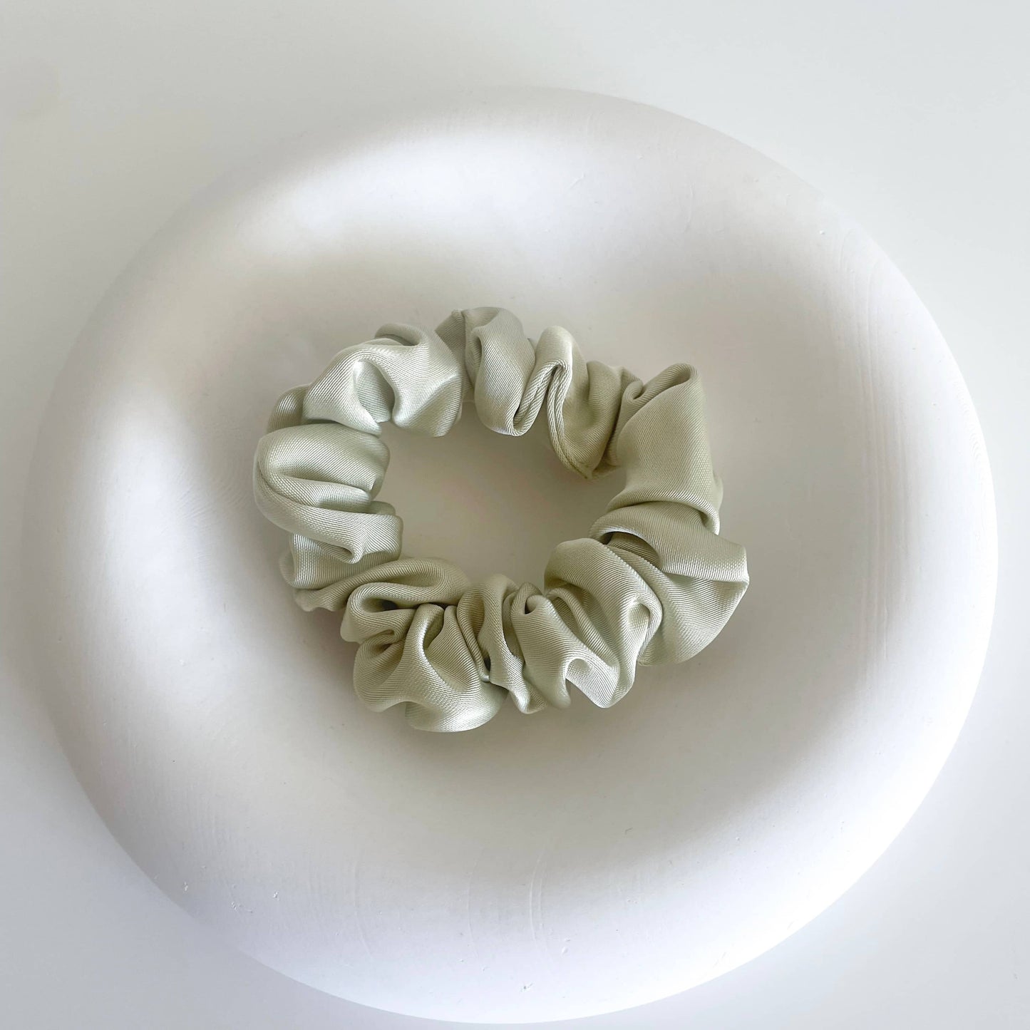 Silk Scrunchie in hellgrün